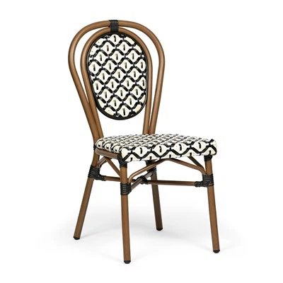 كرسي بيسترو من الألومنيوم في الهواء الطلق